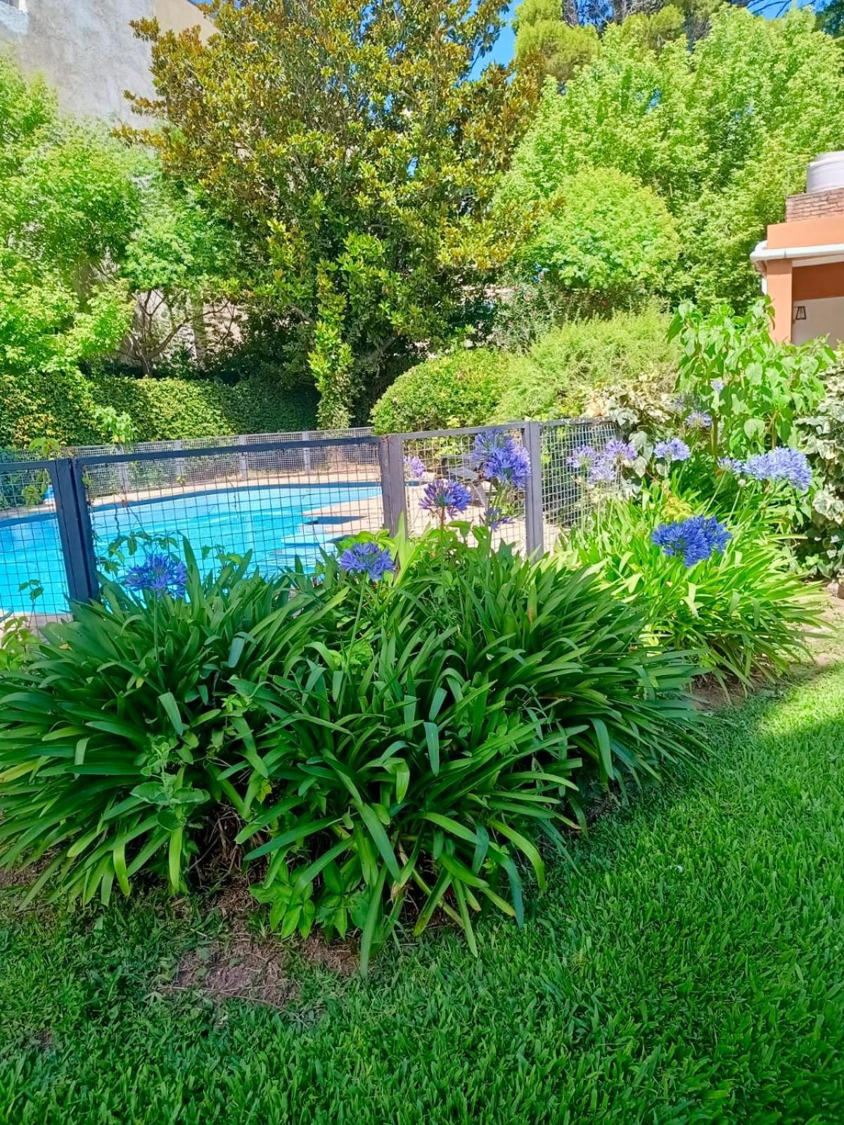 Сasa de vacaciones Casa Con Pileta Y Jardin A Tres Cuadras Del